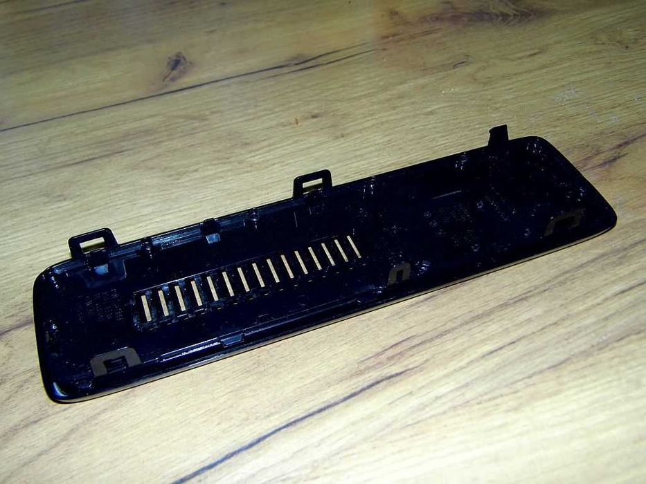 Boczna kratka z otworem na dysk twardy do konsoli XBox 360 Slim