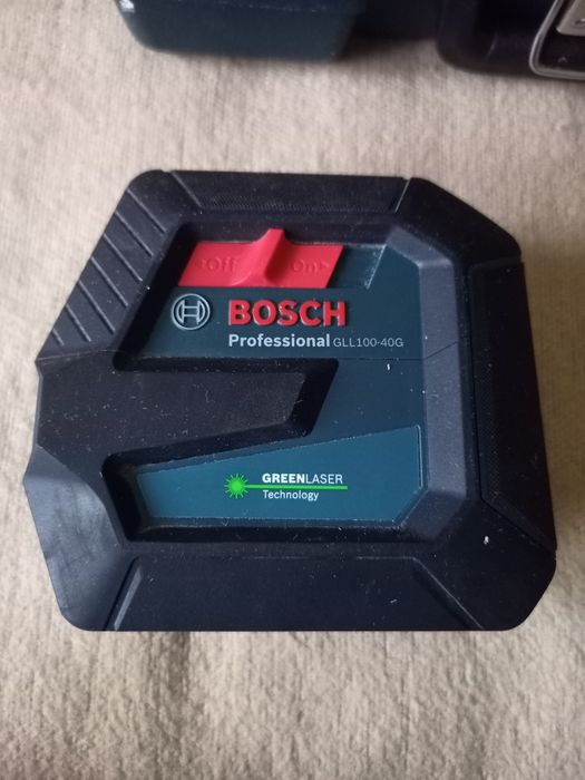 Laser krzyżowy BOSCH PROFESSIONAL GLL100-40G  praktycznie nie używany