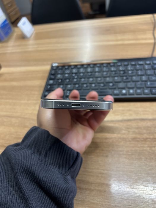 Iphone 16 pro, semi novo