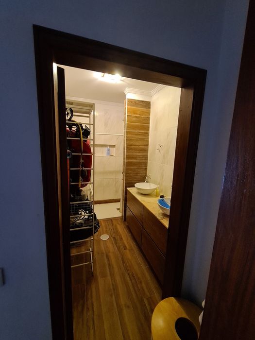 T4 Duplex, 227m², terraço, garagem fechada para 2 carros.