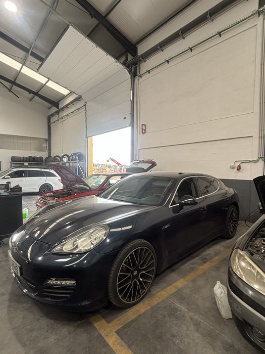 Ler bem Porsche Panamera com afazeres 4.8cc v8 400cv