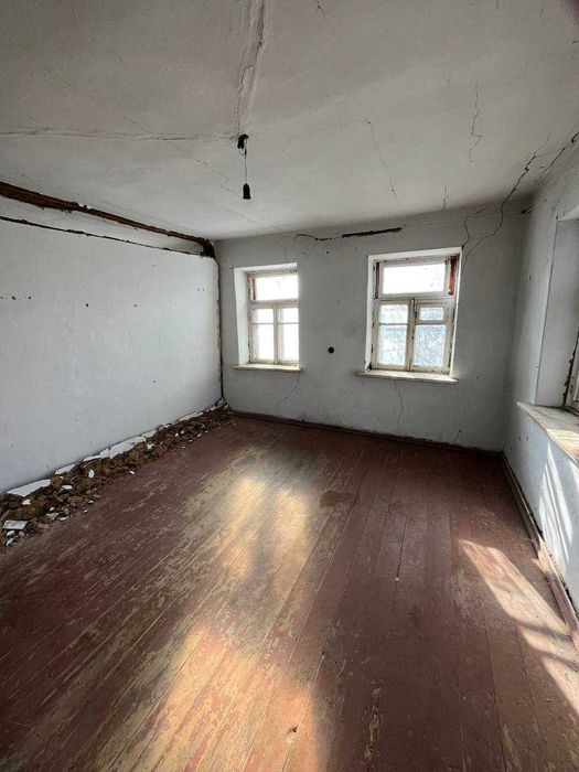 Продам дом с земельным участком 15 соток в  предместье города