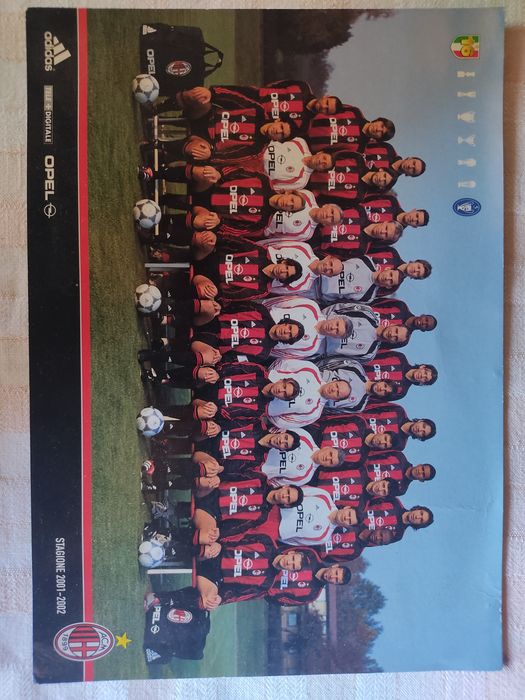 Postal do plantel do Milan, com Rui Costa 2001 /2002