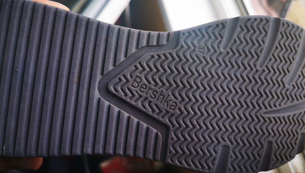 Buty Bershka rozmiar 37 cm