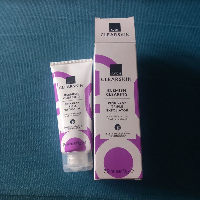Avon Clearskin Blemish Clearing oczyszczający peeling z różową glinką