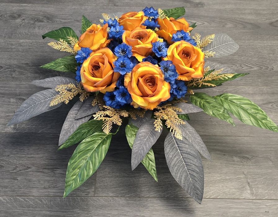 Kompozycja kwiatowa, bukiet, wiązanka na cmentarz