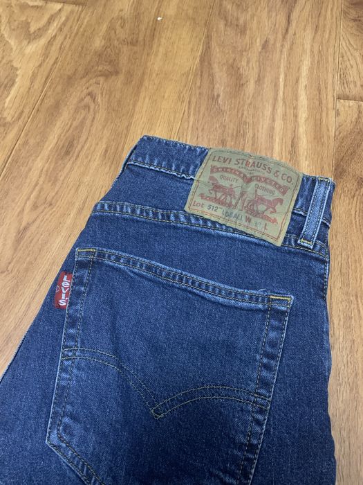 Джинси Levis темно-синього кольору