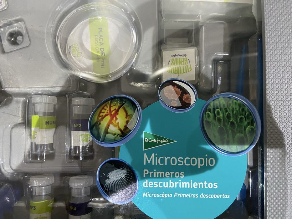 Microscópio primeiras descobertas