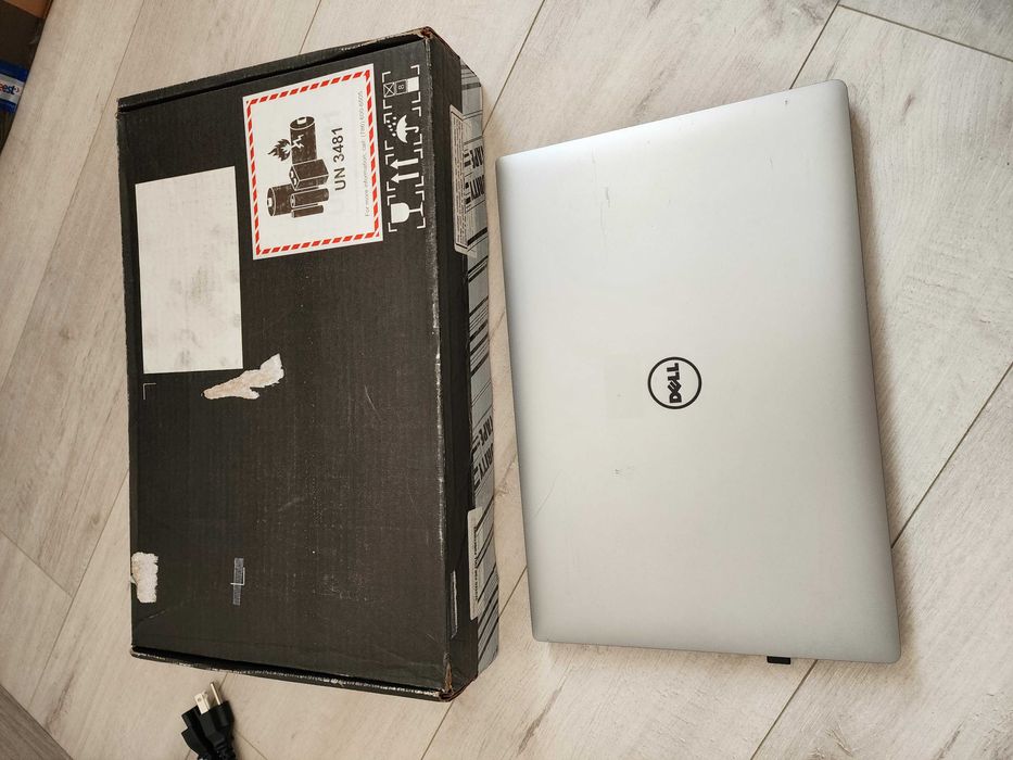 Dell Precision 5510 FHD i7-6820HQ 16GB/SSD 512 ГБ nVidia Quadro M1000M