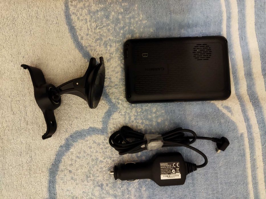 Навигатор Garmin nuvi 50.
