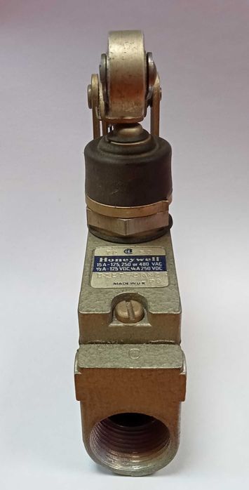 wyłącznik krańcowy Honeywell BZE7