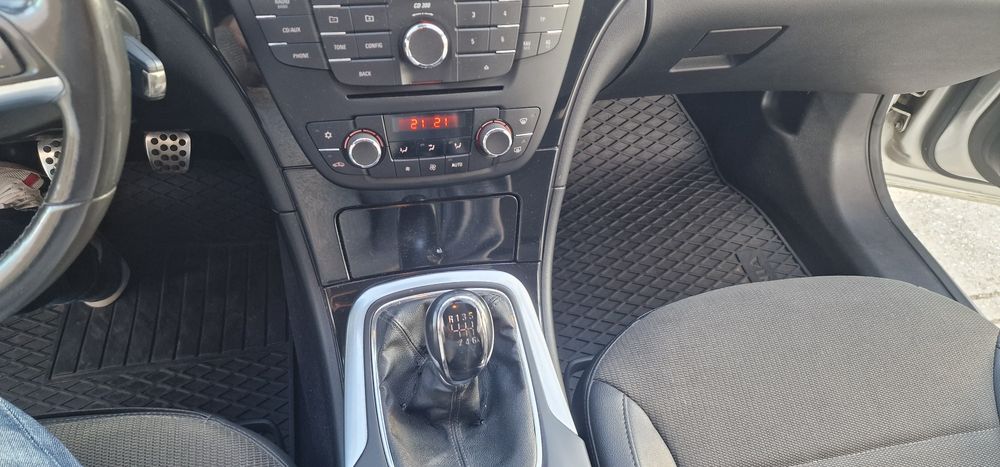 Opel Insignia 2.0 CDTI (Dez. 2009) – Estimada em Garagem