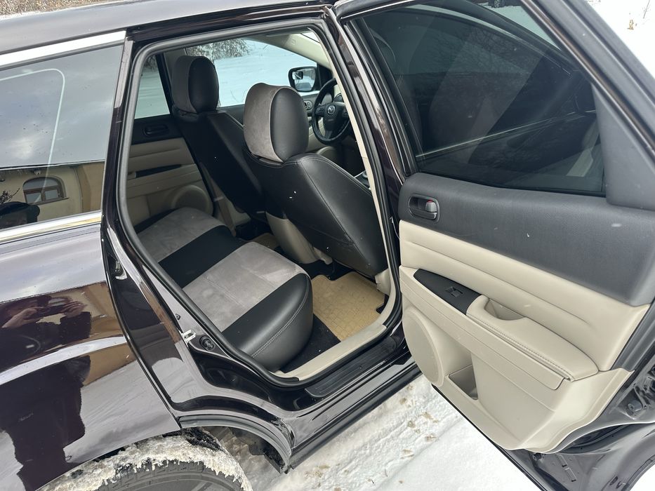 Mazda cx 7  2011 автомат