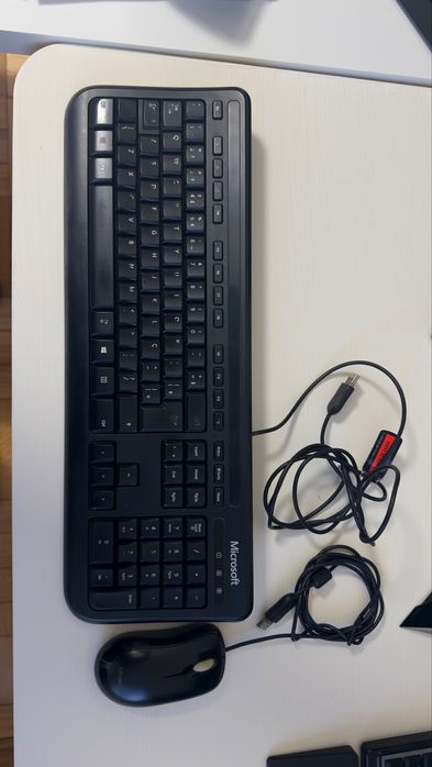 Teclado e Rato Microsoft445757526995773441