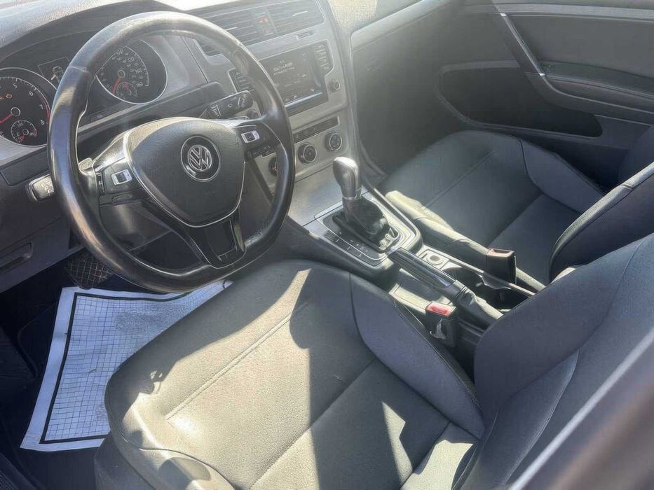 Volkswagen Golf S      2015