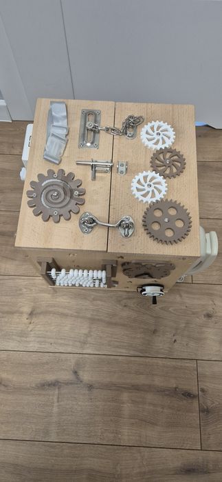 Drewniana kostka manipulacyjna