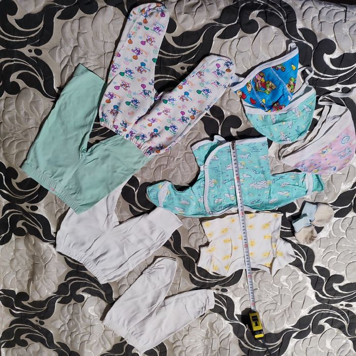 Ползунки,распашонки,шапочки