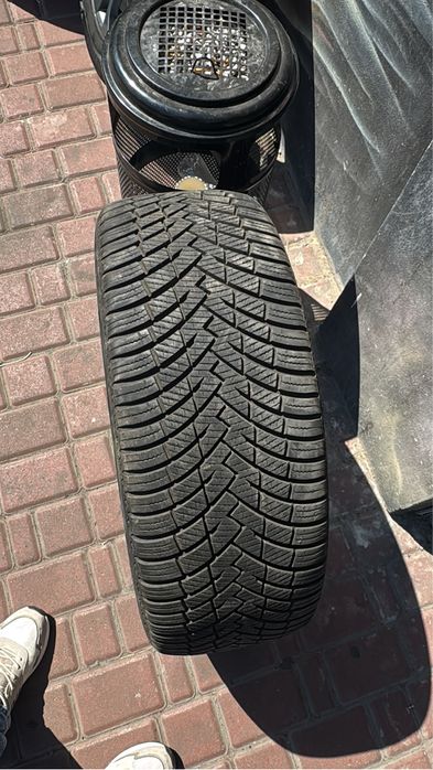 Pirelli 245/40R20