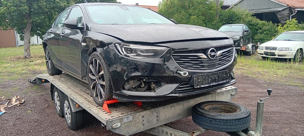 Opel insignia B błotnik drzwi klapa z22y d20dtr