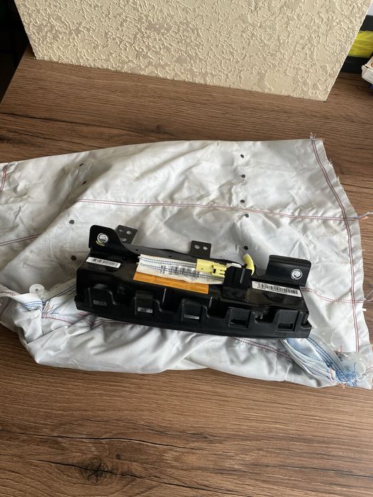 Подушка безопасности airbag коленная водительская левая Hyundai Sonata