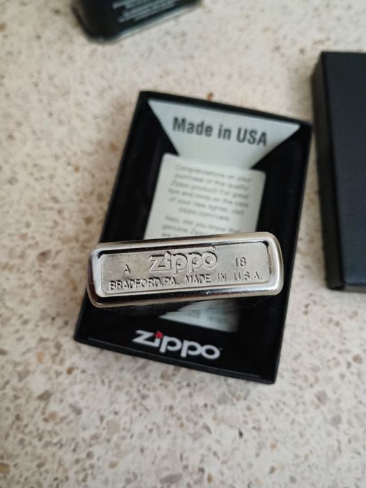 NOVO Isqueiro ZIPPO vintage original, completamente novo em caixa mais