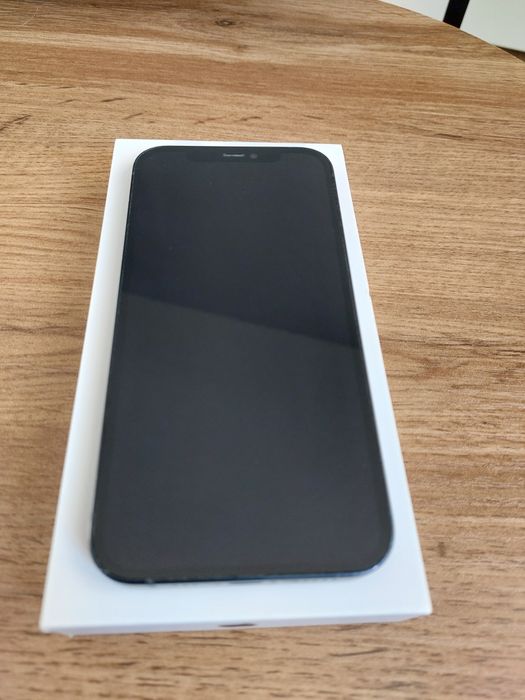 Telefon iPhone 12