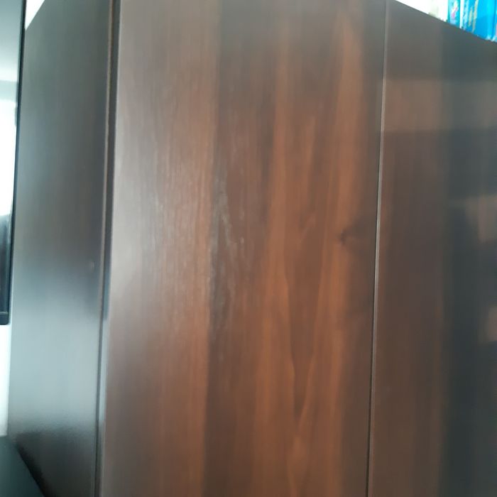 Szafa z polka i pałąkiem