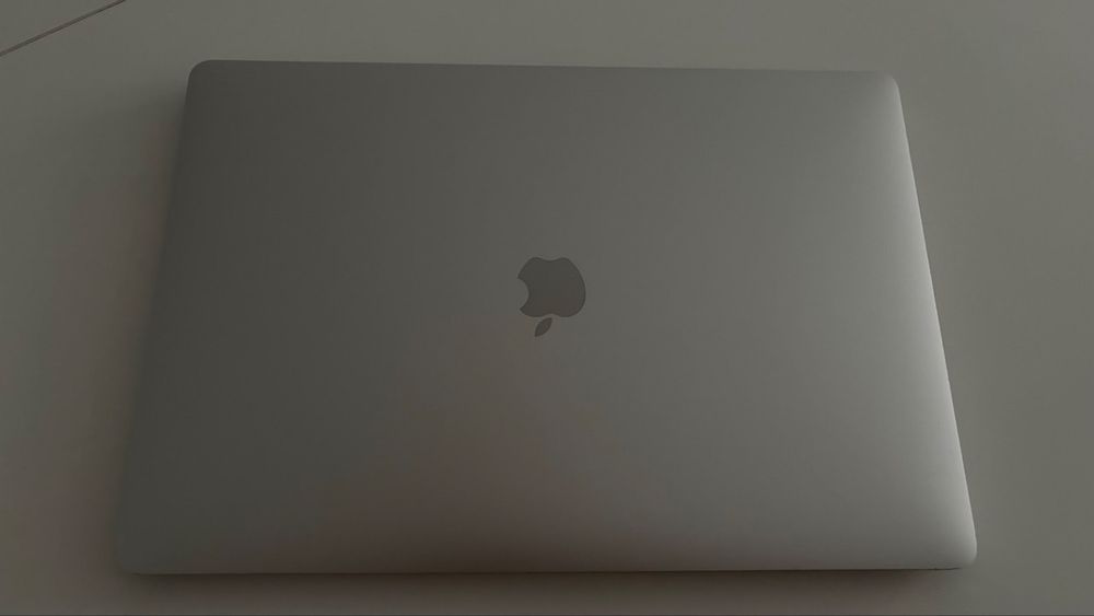 MacBook Pro 16 2019