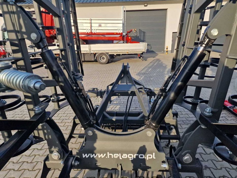 Agregat pazurek APH 4,2 m 5,0 m 5,6 m HELAGRO składany hydraulicznie