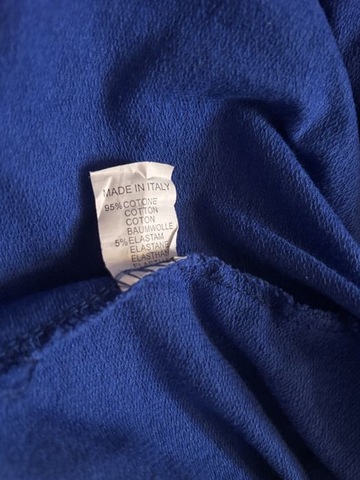 Vestido azul com desenhos