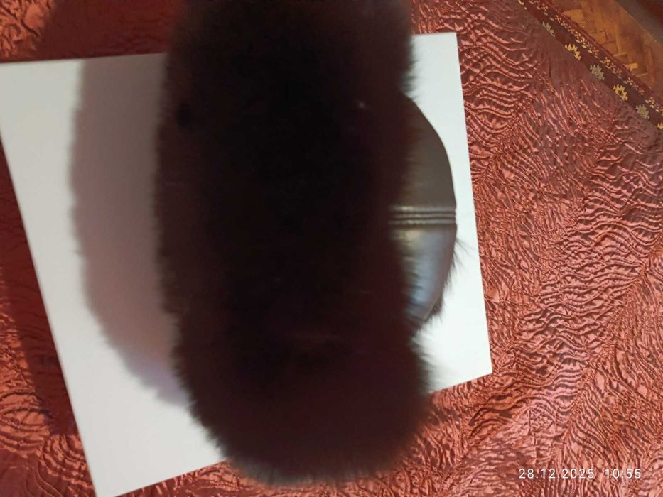 Шапка зимова , Песец, кожа, гарний стан