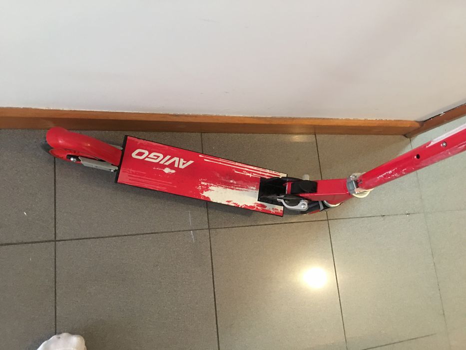 Trotinete crianca em vermelho