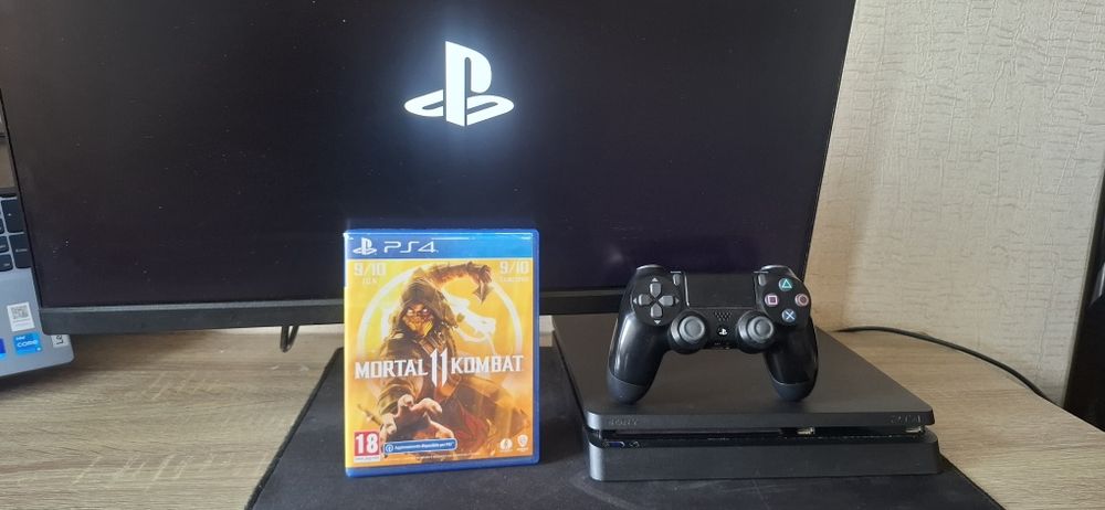 Продам Playstation 4 slim 1TB + диск