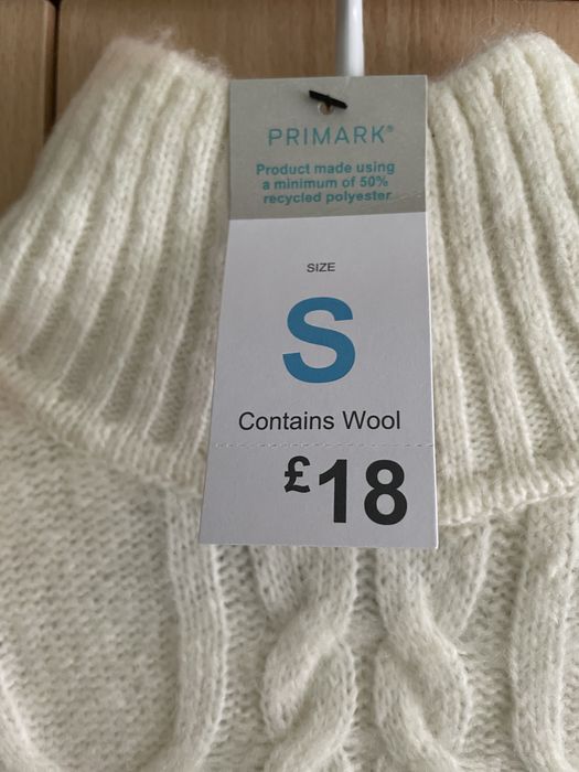 Светр білий зимовий