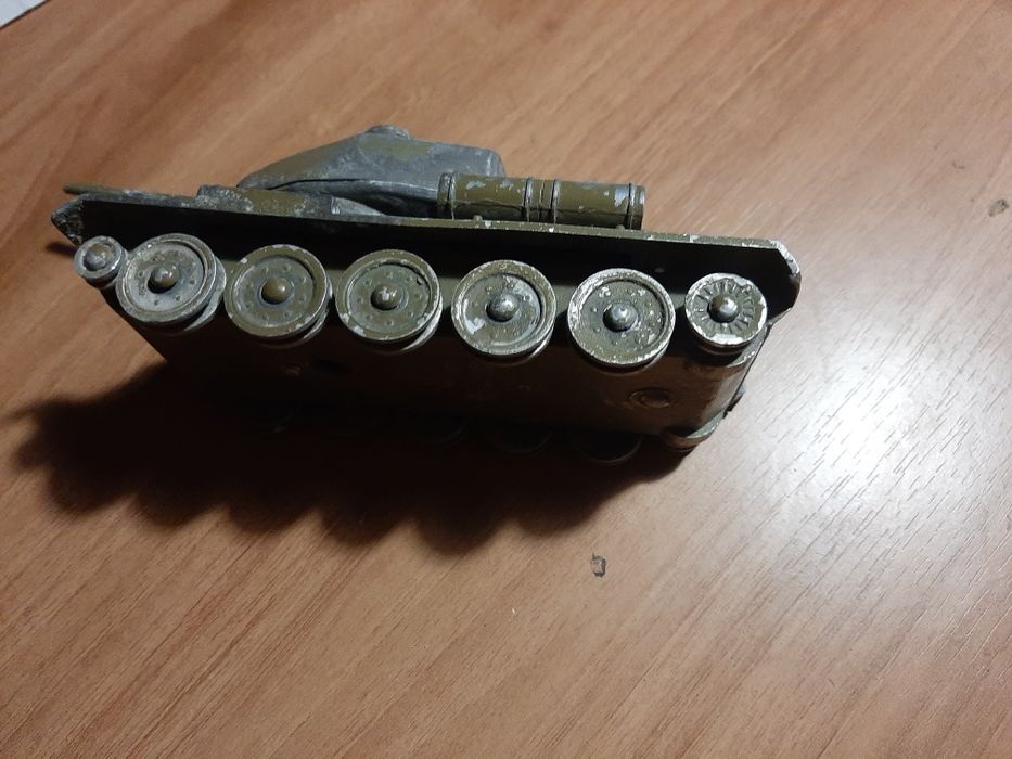 Игрушка танк металический