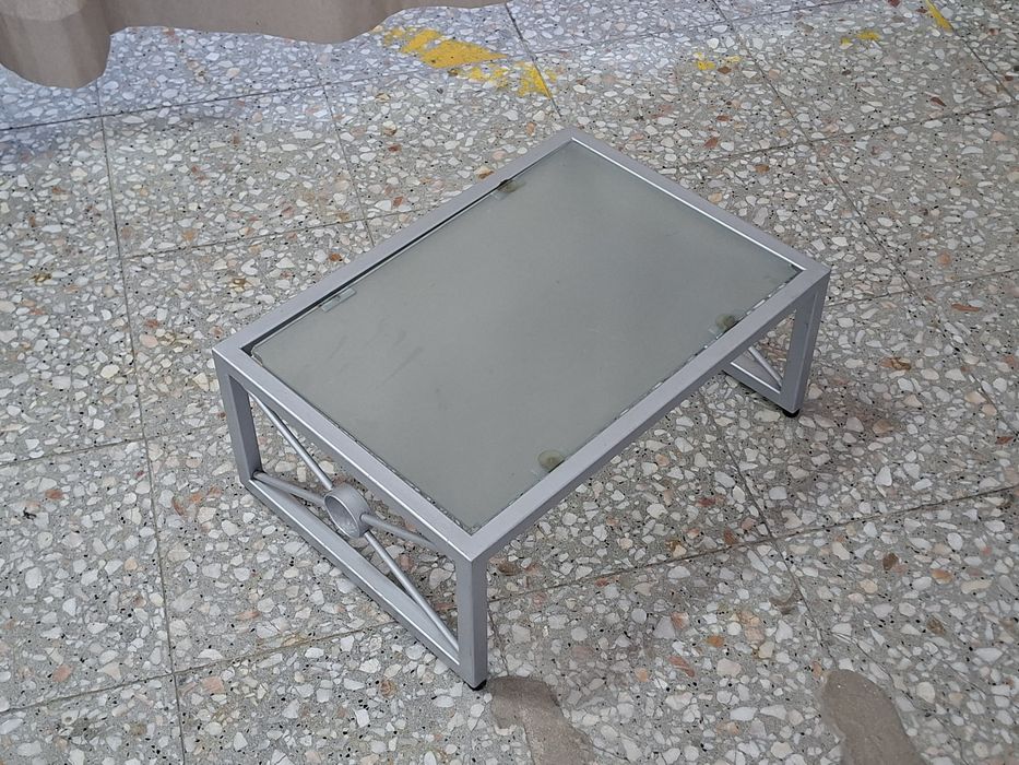 Mesinha centro em ferro e vidro