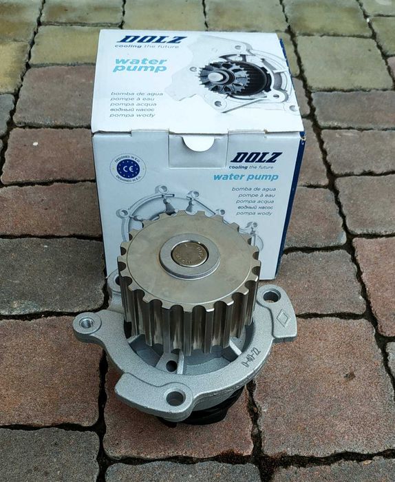 Помпа • Насос водяной •  Приора ВАЗ 21126 •  Dolz.
