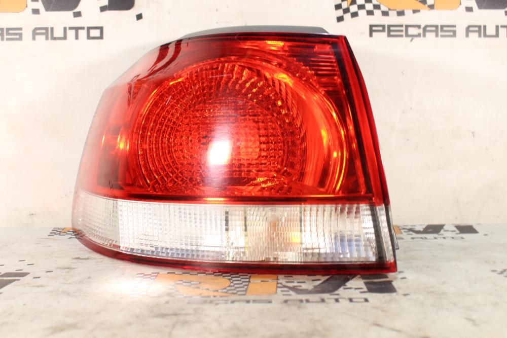 Farolim esquerdo VOLKSWAGEN Golf VI (5K1)