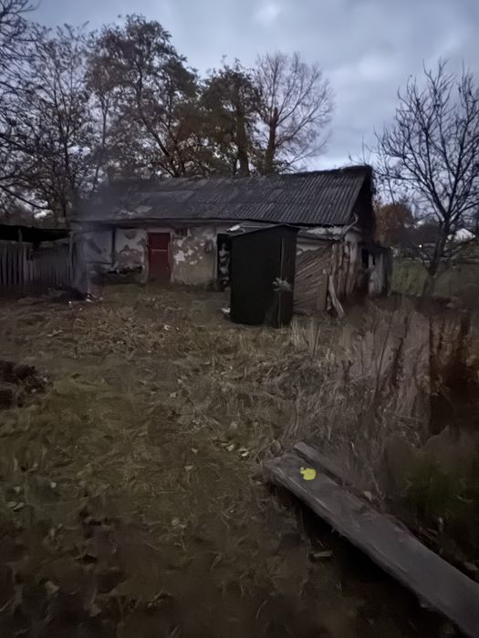 Будинок д ділянкою