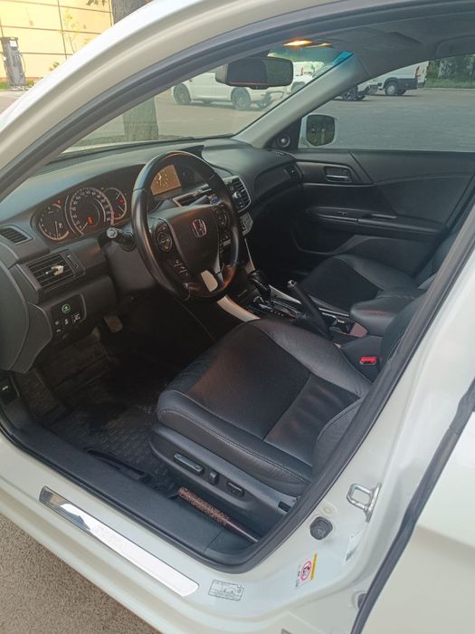 Продам Honda Accord Executive.