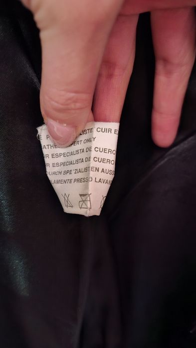 Gabardine de mulher em pele