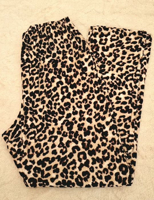 Pijama Polar Mulher Padrão Leopardo NOVO (XXL - Veste Pequeno)