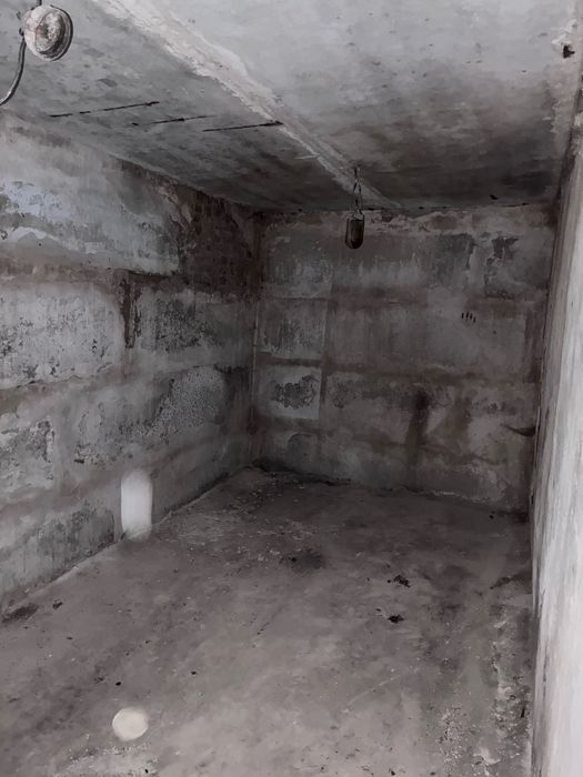 Здам окрему будівлю перший поверх та підвал Дніпровський район вул. Петра Сагайдачного