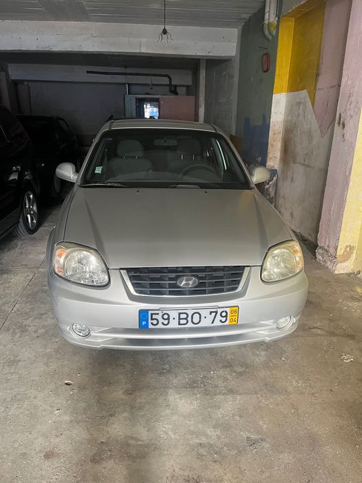 Carro em bom estado de conservação 175.000 km gasolina ano 2006