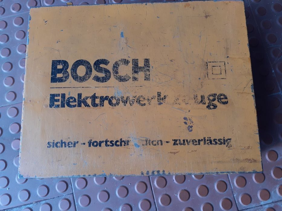 Berbequim bosch até 13mm Ref. SB  4502 em muito bom estado c/mala