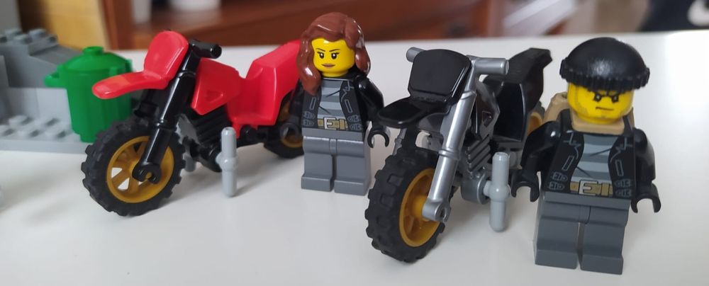Lego City 60042 - Superszybki pościg policyjny