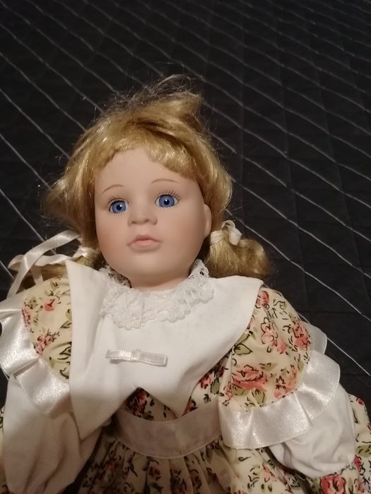 Boneca de porcelana