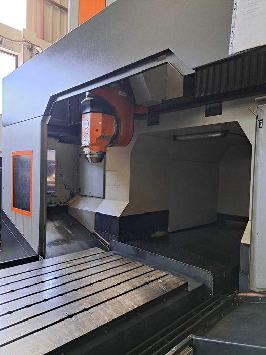 Centro de maquinação KEN ICHI Focus 5 Axis Double Column #LK07