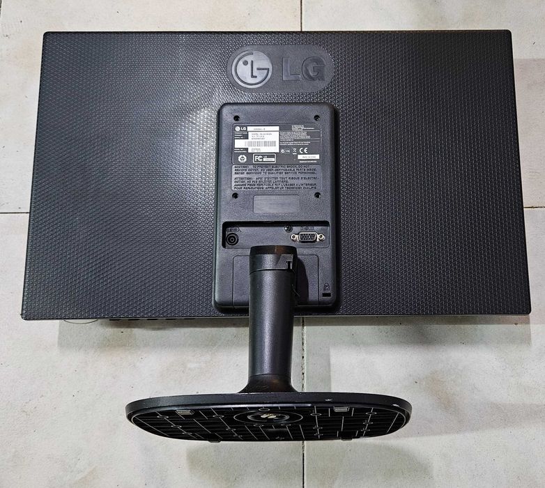 LG Display (19.5 Inches)64284591271041121