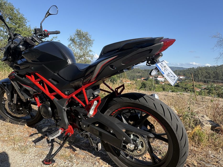 Benelli BN 125 – Apenas 4.660 km | Como Nova!